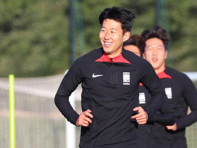 韩国足球队迎来新队长，士气高涨 韩国足球队迎来新队长,士气高涨的视频 