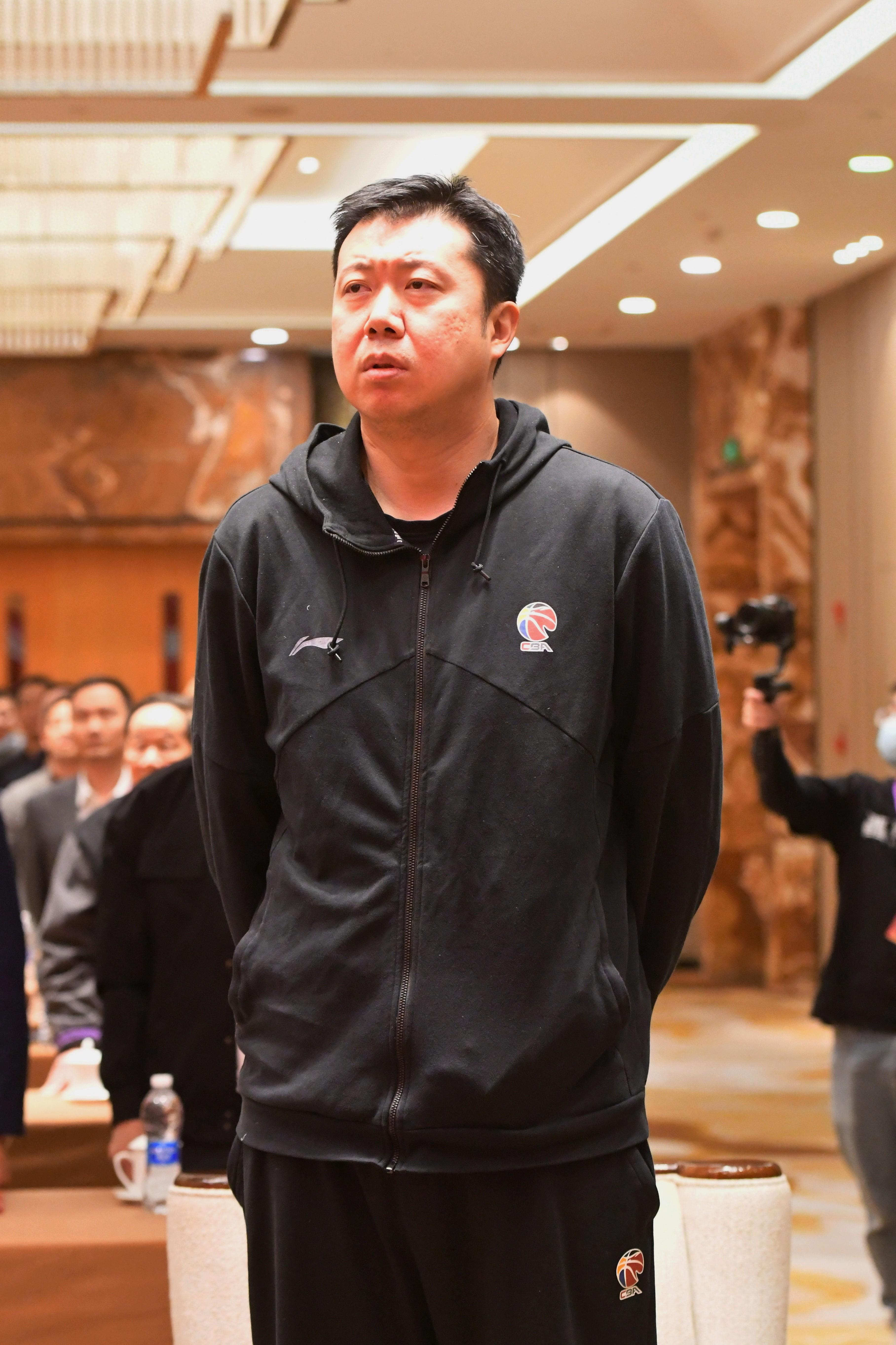 传奇球员展现绝佳表现团队努力取胜 