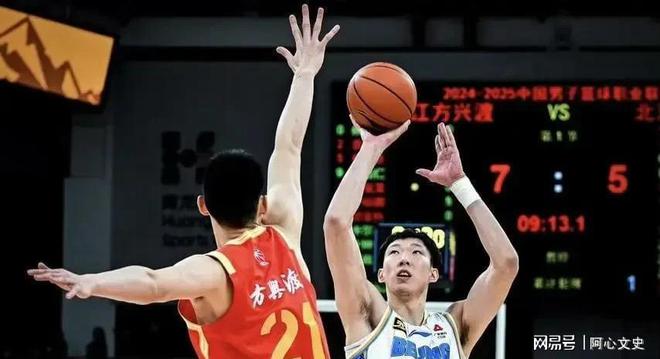 国内球员表现抢眼，CBA联赛竞争激烈 